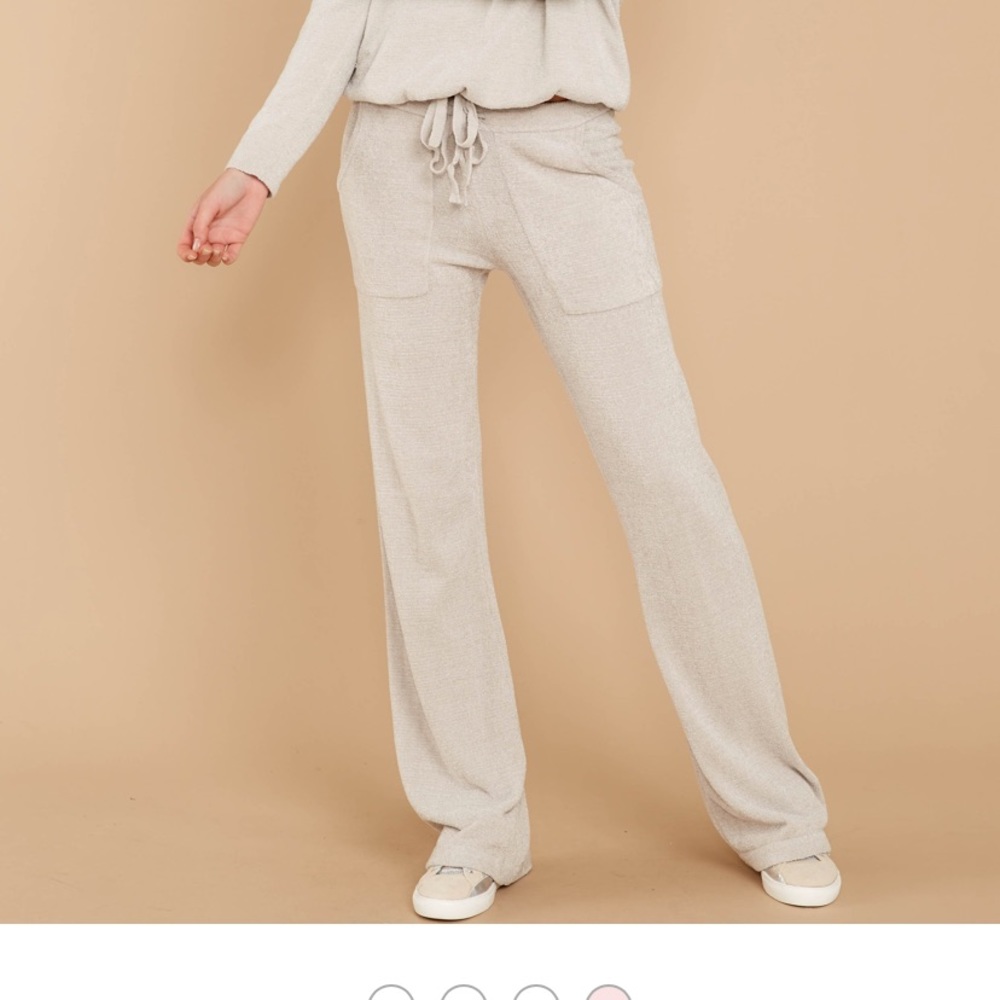 Cozy Chic Barefoot dreams fog grey sweatpants!
